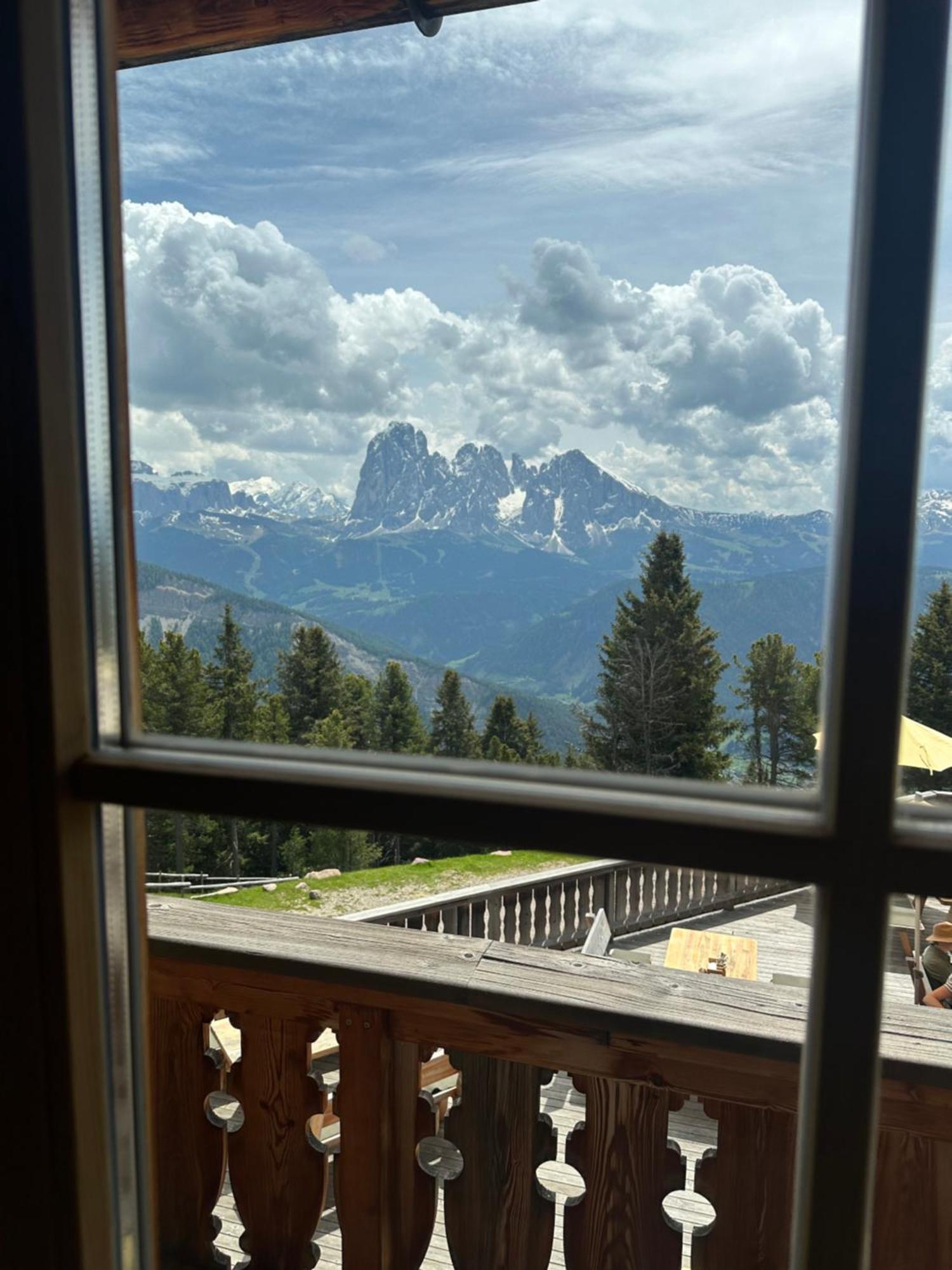 Chalet Da Mont Resciesa Ortisei Bagian luar foto