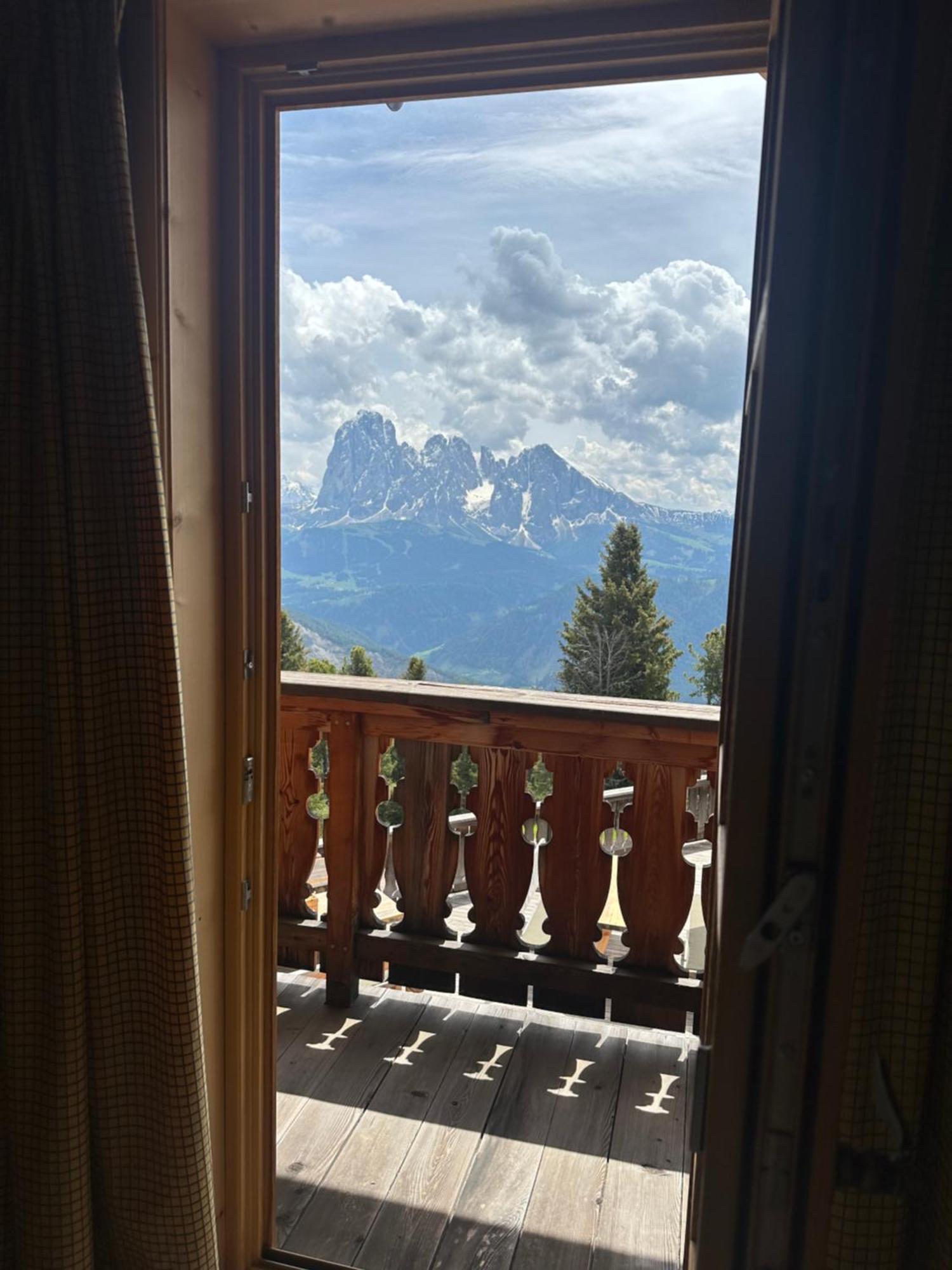 Chalet Da Mont Resciesa Ortisei Bagian luar foto
