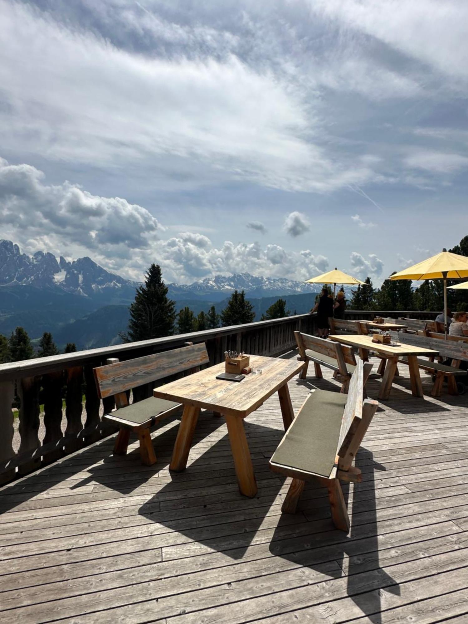 Chalet Da Mont Resciesa Ortisei Bagian luar foto